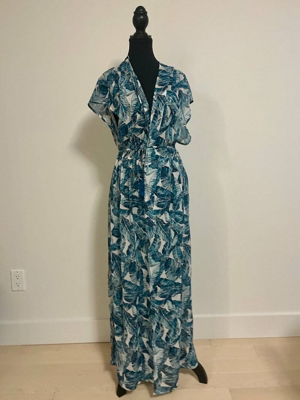 Goerge White and Light Blue Flowers Night Top
